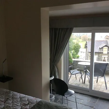 Nagoya Country House בית הארחה